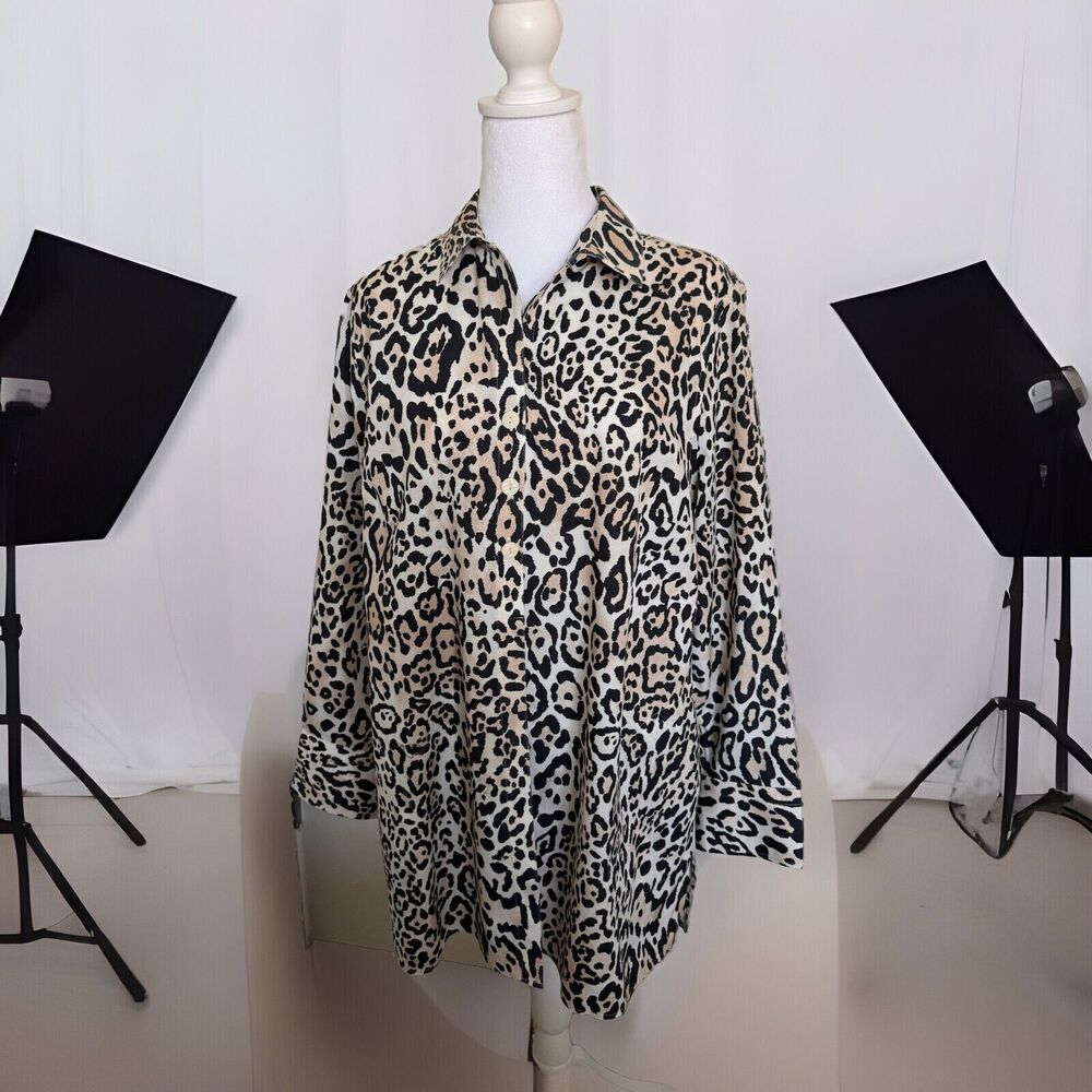 Chico's No Iron Animal Print Tunic Shirt Size 2 Top 3/4 Sleeves EUC
